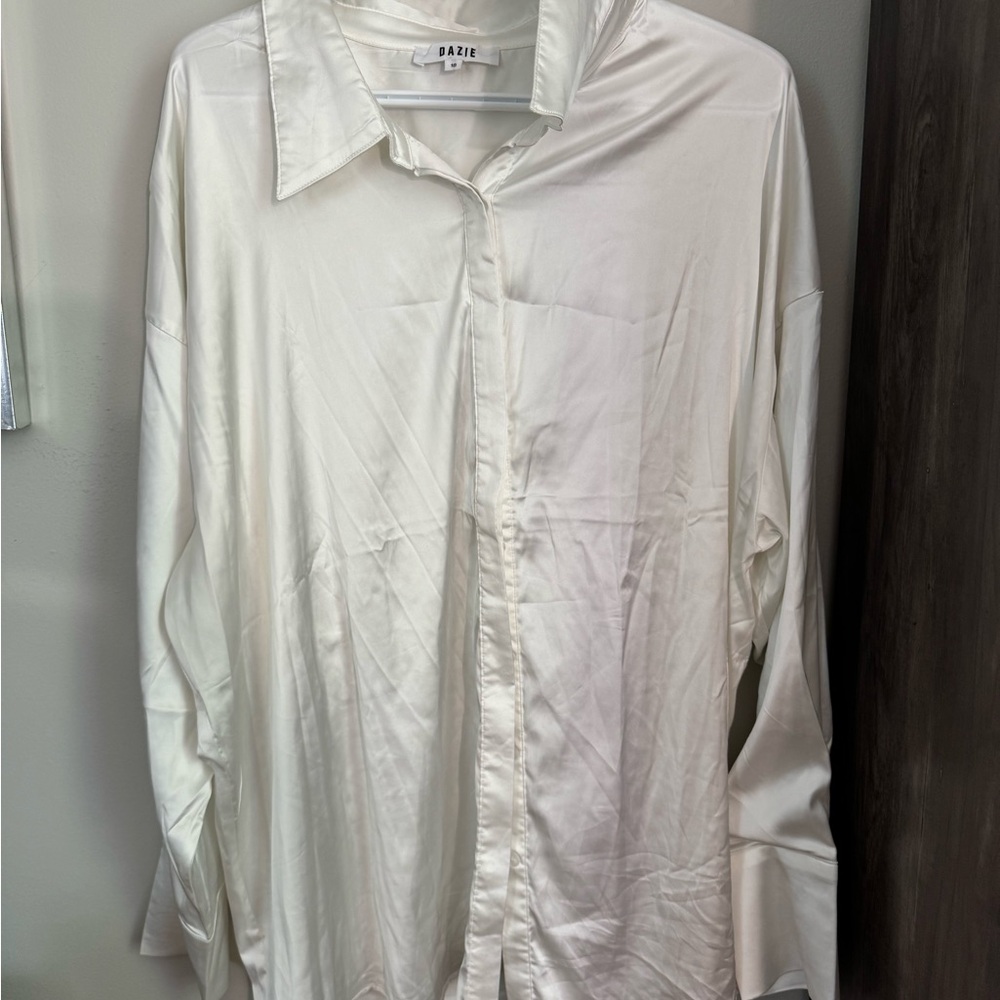 Dazie Women's Cream Button Down Shirt
